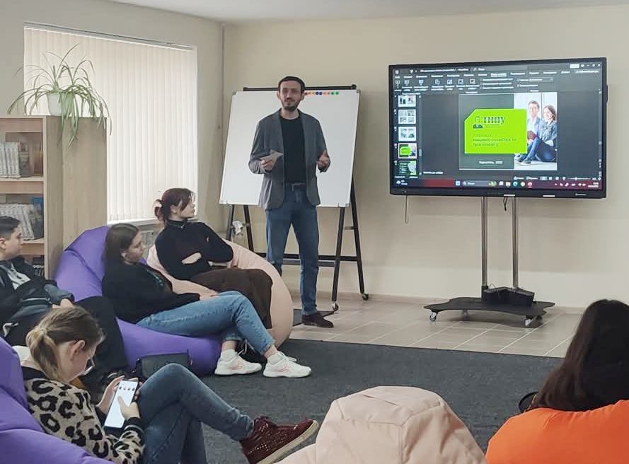 Степан Сіткар розповідає про особливості освітніх програм, які реалізуються на інженерно-педагогічному факультеті Степан Сіткар розповідає про особливості освітніх програм, які реалізуються на інженерно-педагогічному факультеті